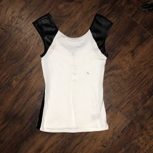 NWT Express Minus the Leather Cap Sleeve Top